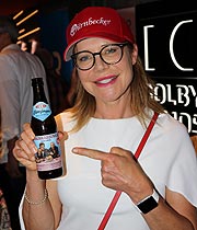 Zum ersten Mal seit 2 Jahren wieder auf einem roten Teppich: Schauspielerin (und Gastronomin am Tegernsee) Doreen Dietel bei der Premiere "Leberkäsjunkie" im Mathäser Filmpalast (©Foto: Martin Schmitz) (©Foto: Martin Schmitz)